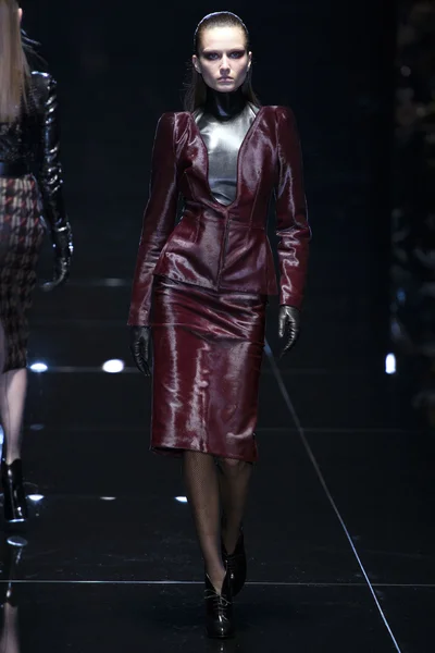 Look 11